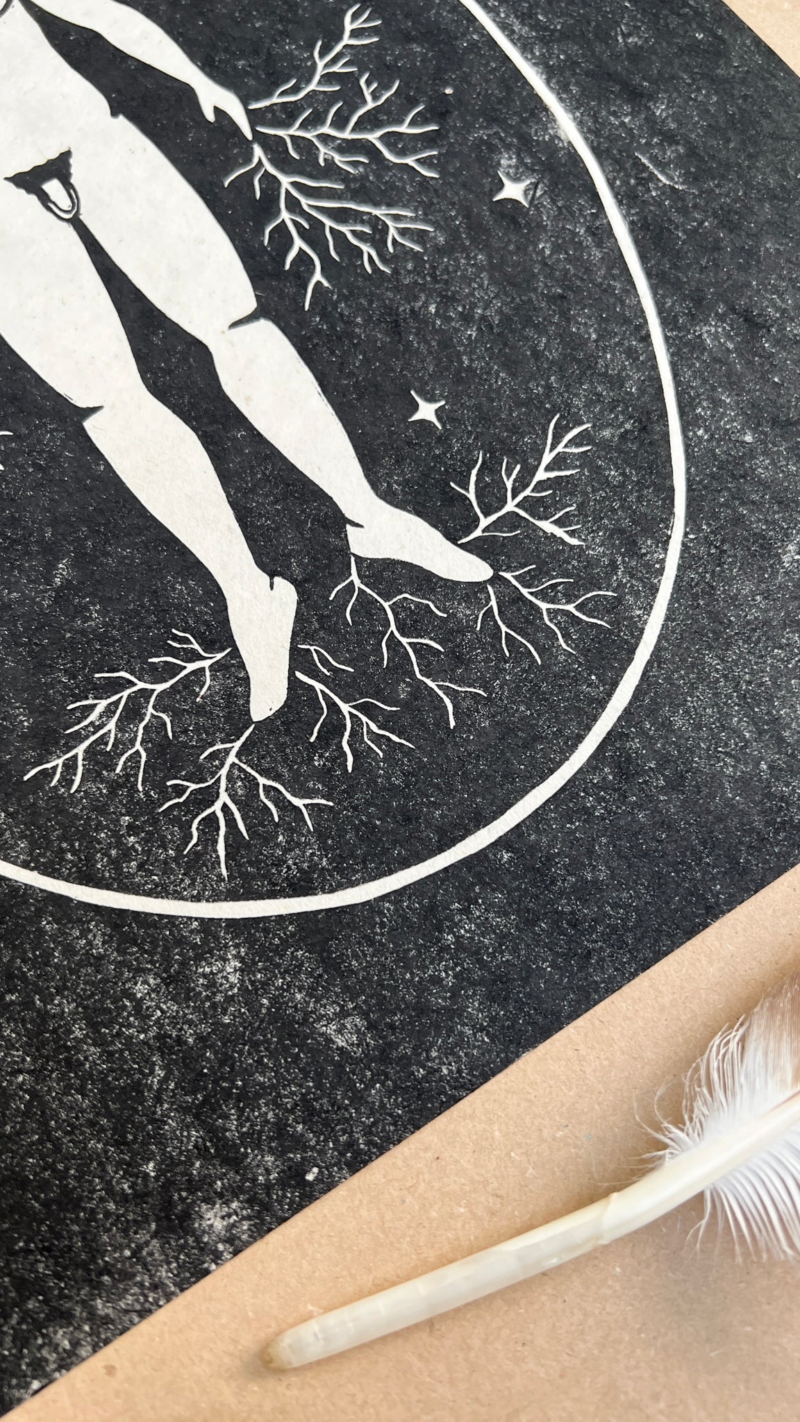 Der verwurzelte Mann Linoldruck - art.from.ilkas.heart