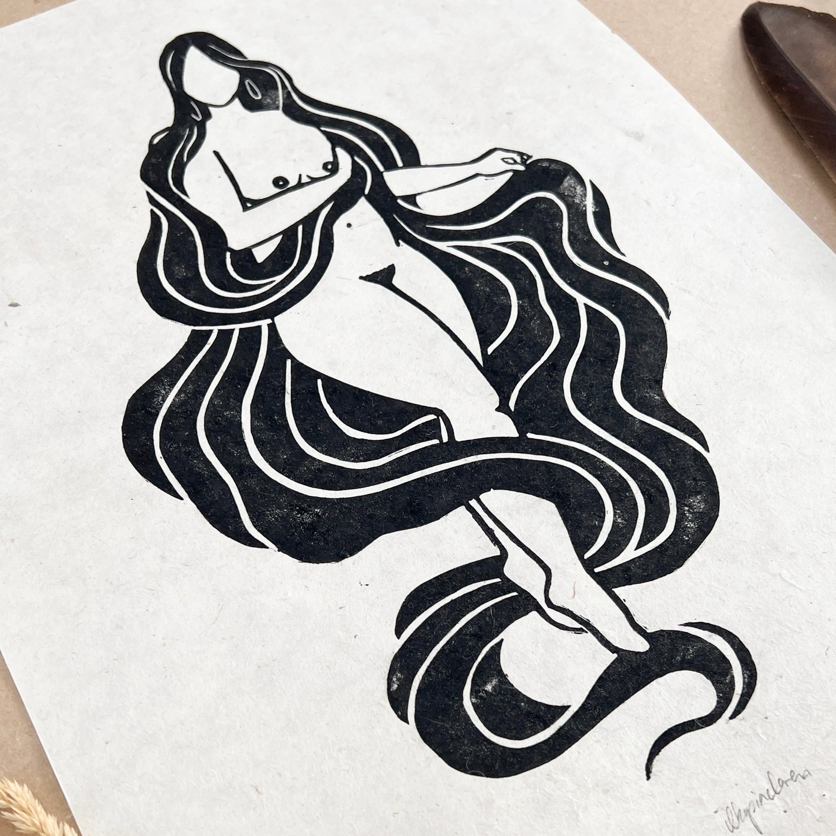 Die Flussgöttin Linoldruck - art.from.ilkas.heart