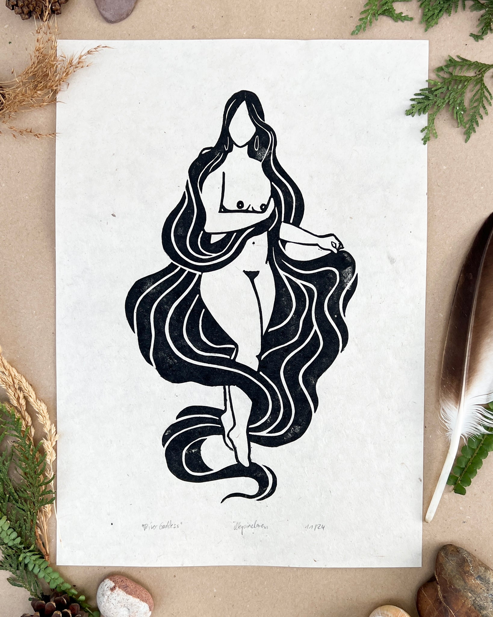 Die Flussgöttin Linoldruck - art.from.ilkas.heart