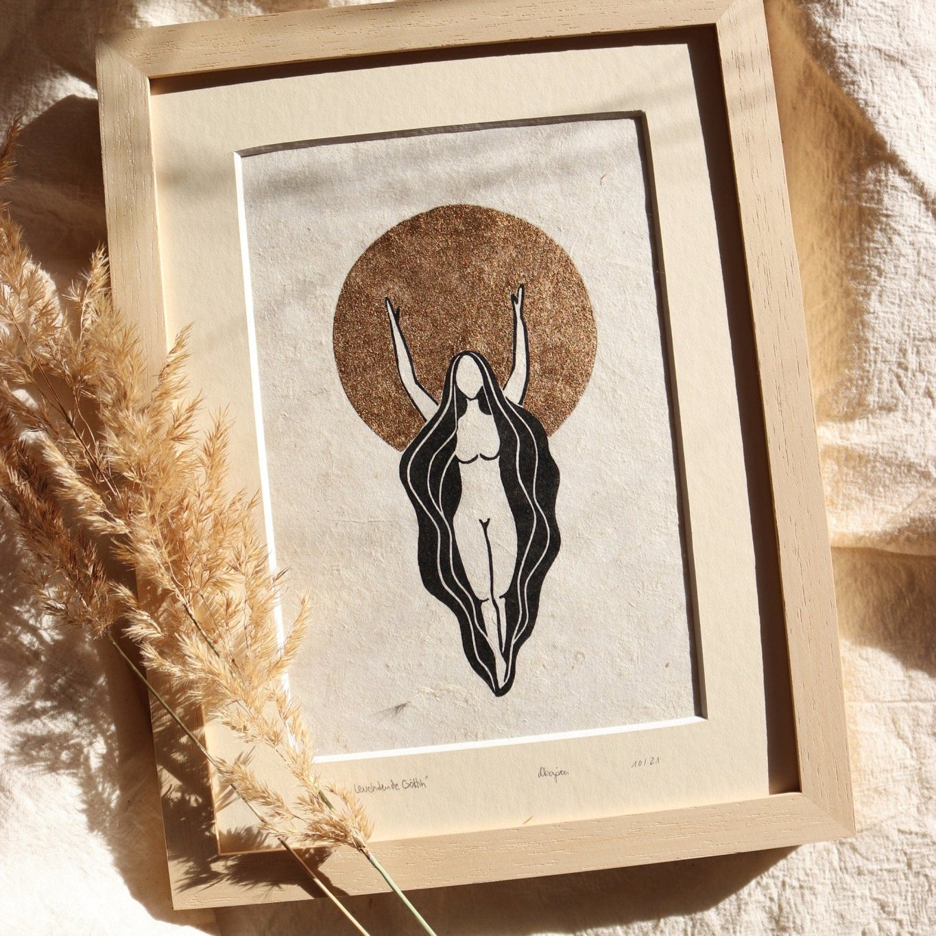 Rahmen & Passepartout für die leuchtende Göttin - art.from.ilkas.heart