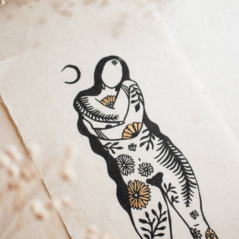 Goddess embracing herself Linoldruck - art.from.ilkas.heart