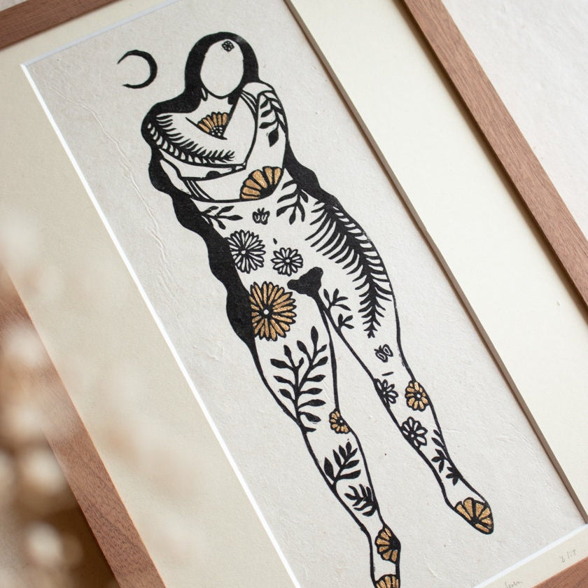 Goddess embracing herself Linoldruck - art.from.ilkas.heart