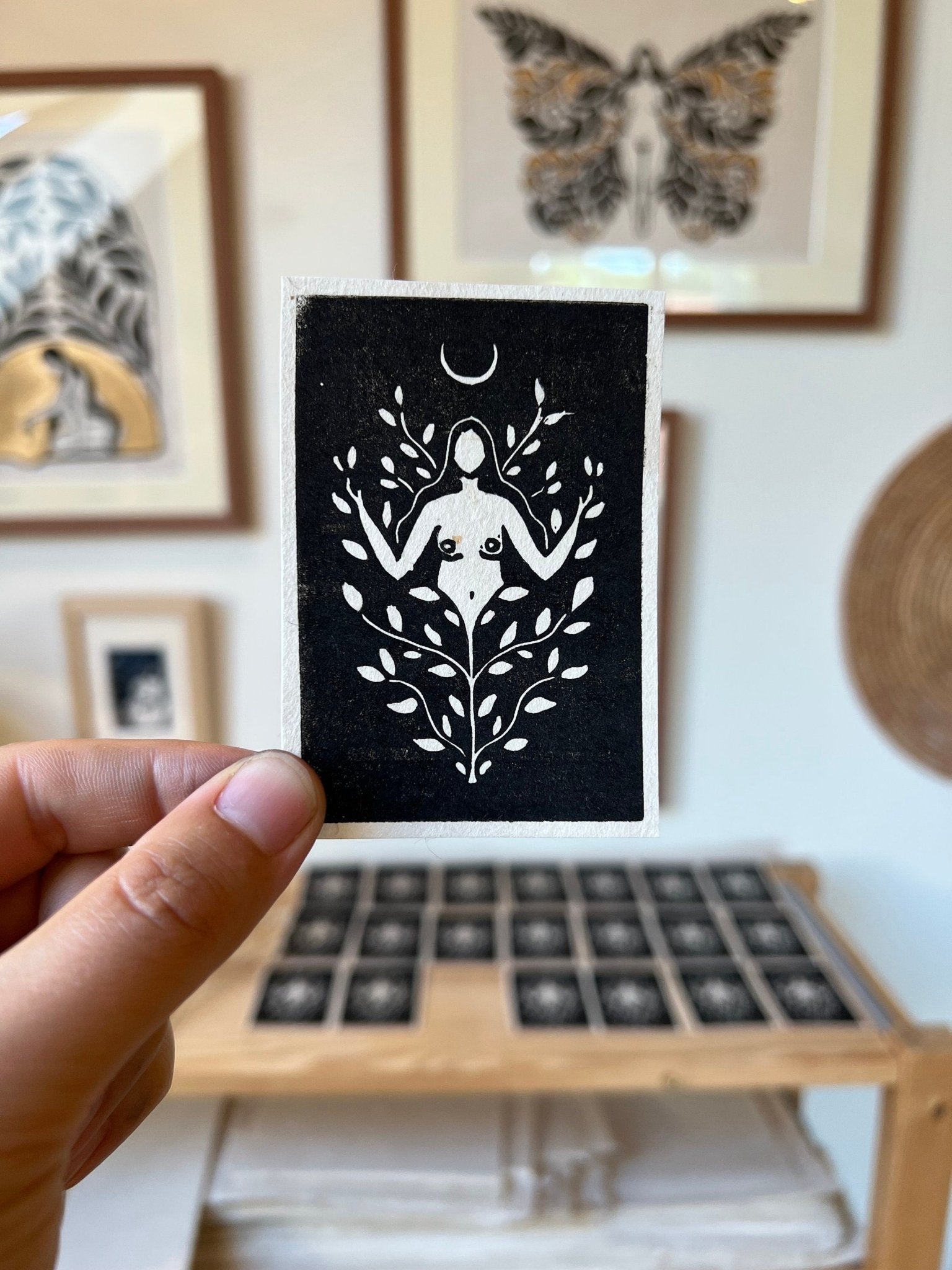 Growing Goddess Linoldruck - art.from.ilkas.heart