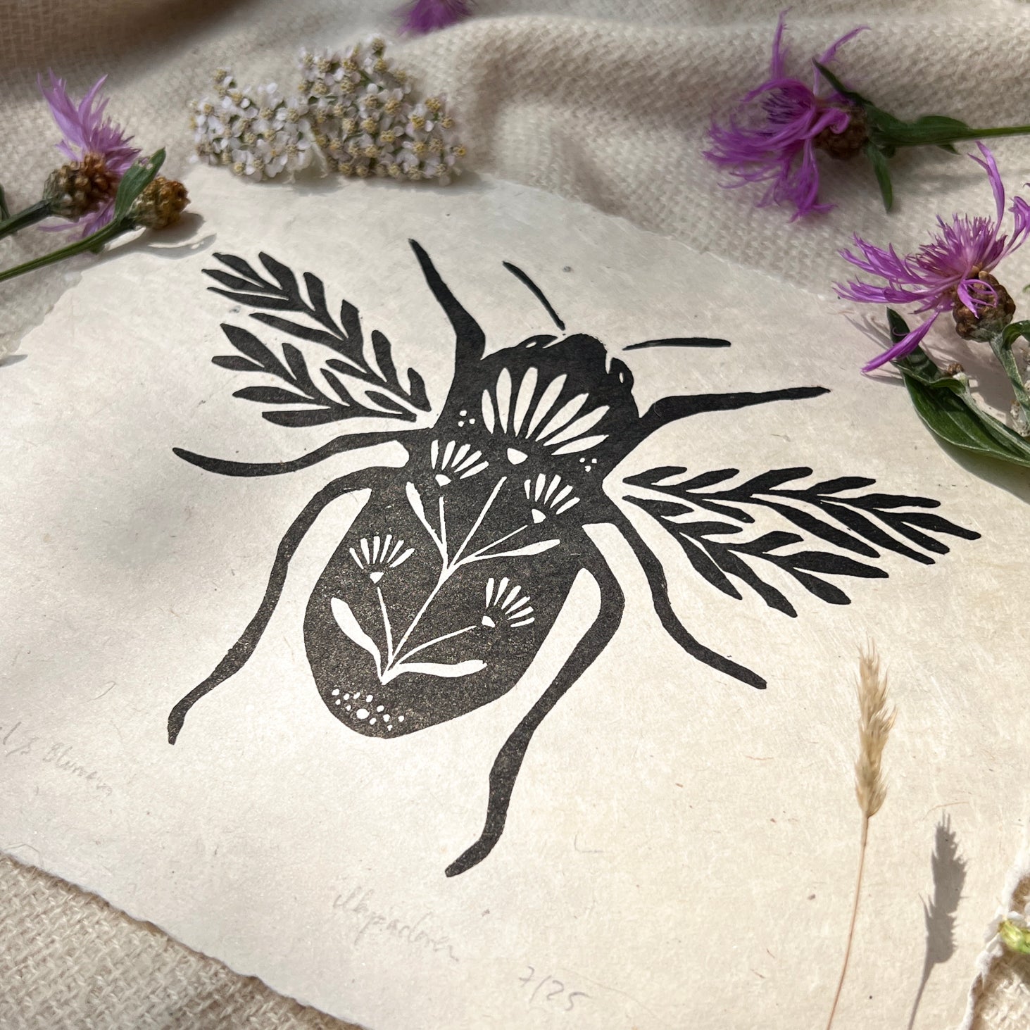 Hummel & Blumen Linoldruck - art.from.ilkas.heart