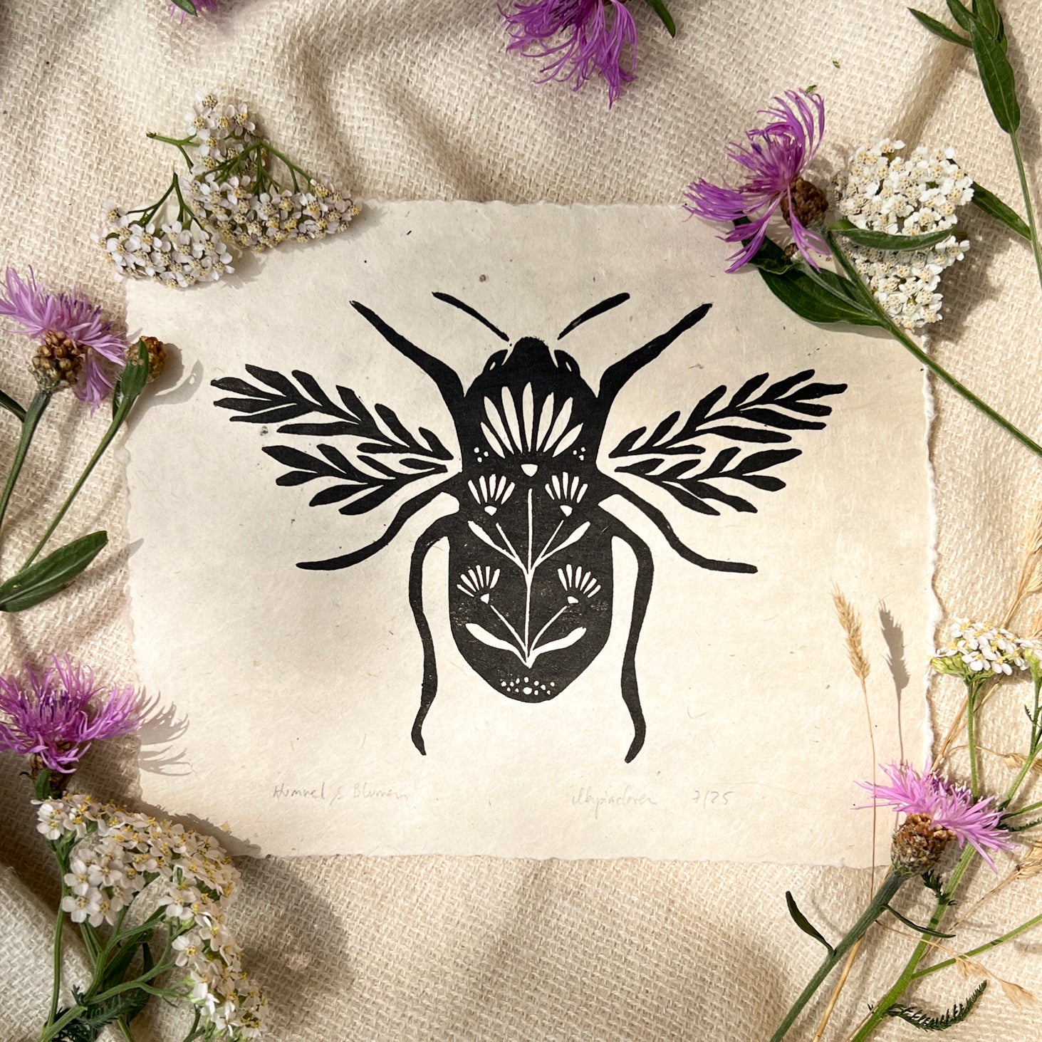 Hummel & Blumen Linoldruck - art.from.ilkas.heart