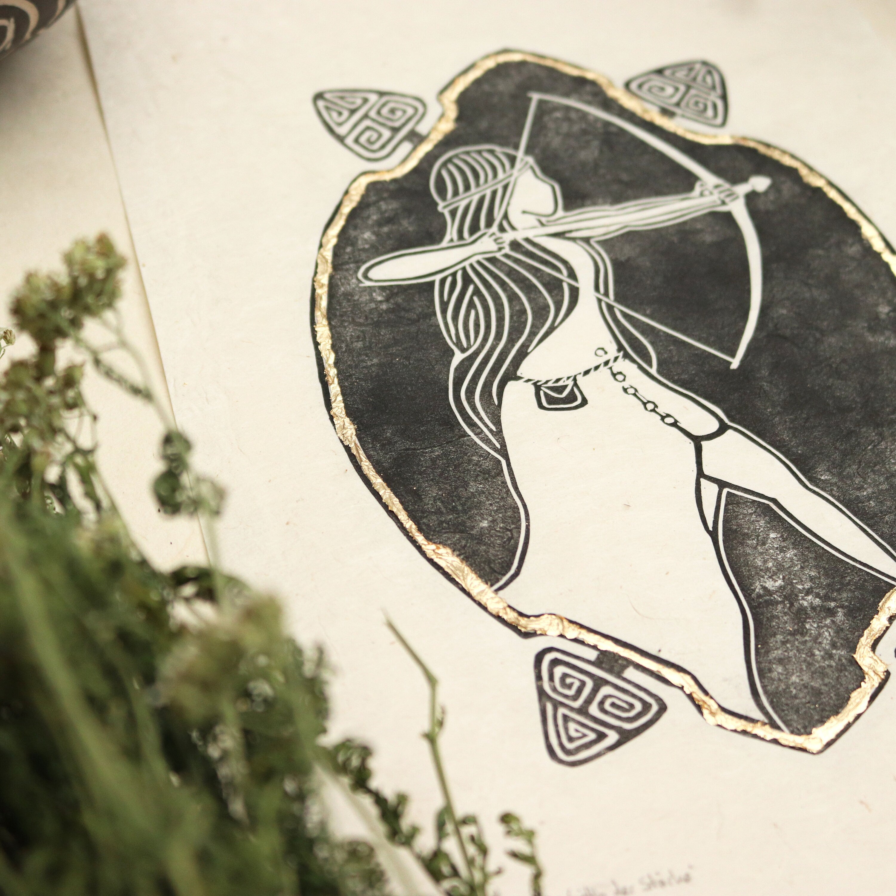 Die Göttin der Stärke Linoldruck - art.from.ilkas.heart