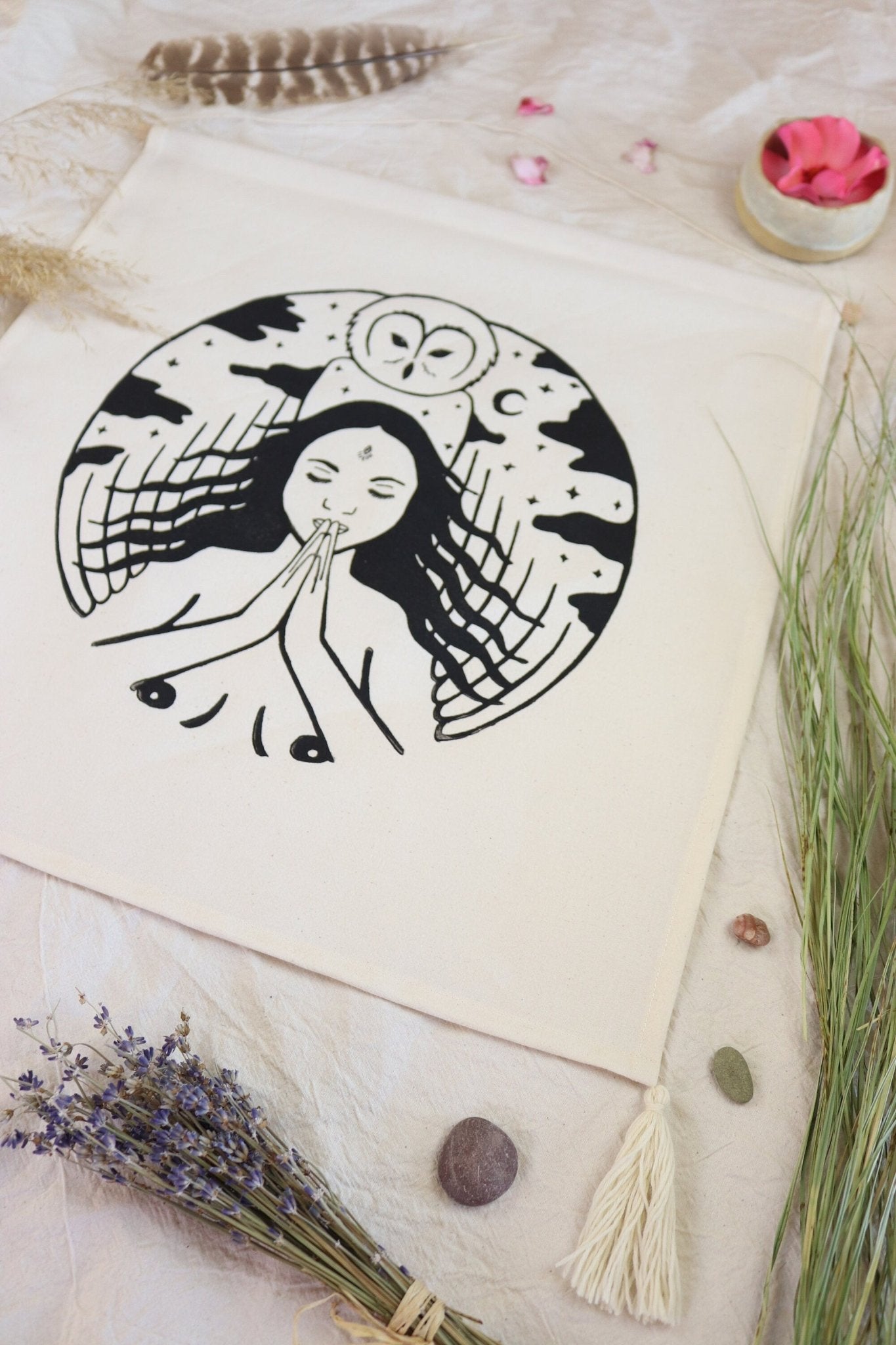 Die betende Göttin Wandbehang - art.from.ilkas.heart