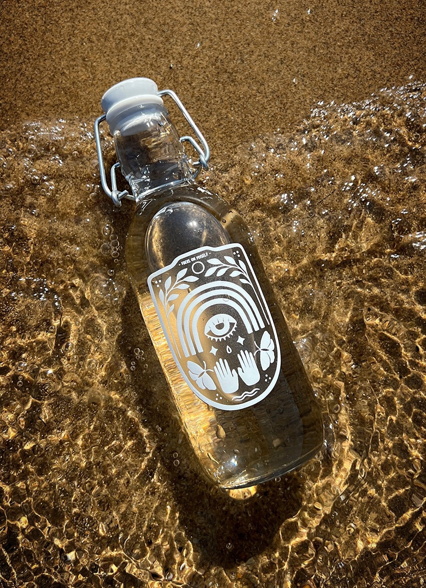 Die Quellflasche - Trinkflasche auf Glas - art.from.ilkas.heart