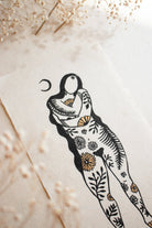 Goddess embracing herself Linoldruck - art.from.ilkas.heart  