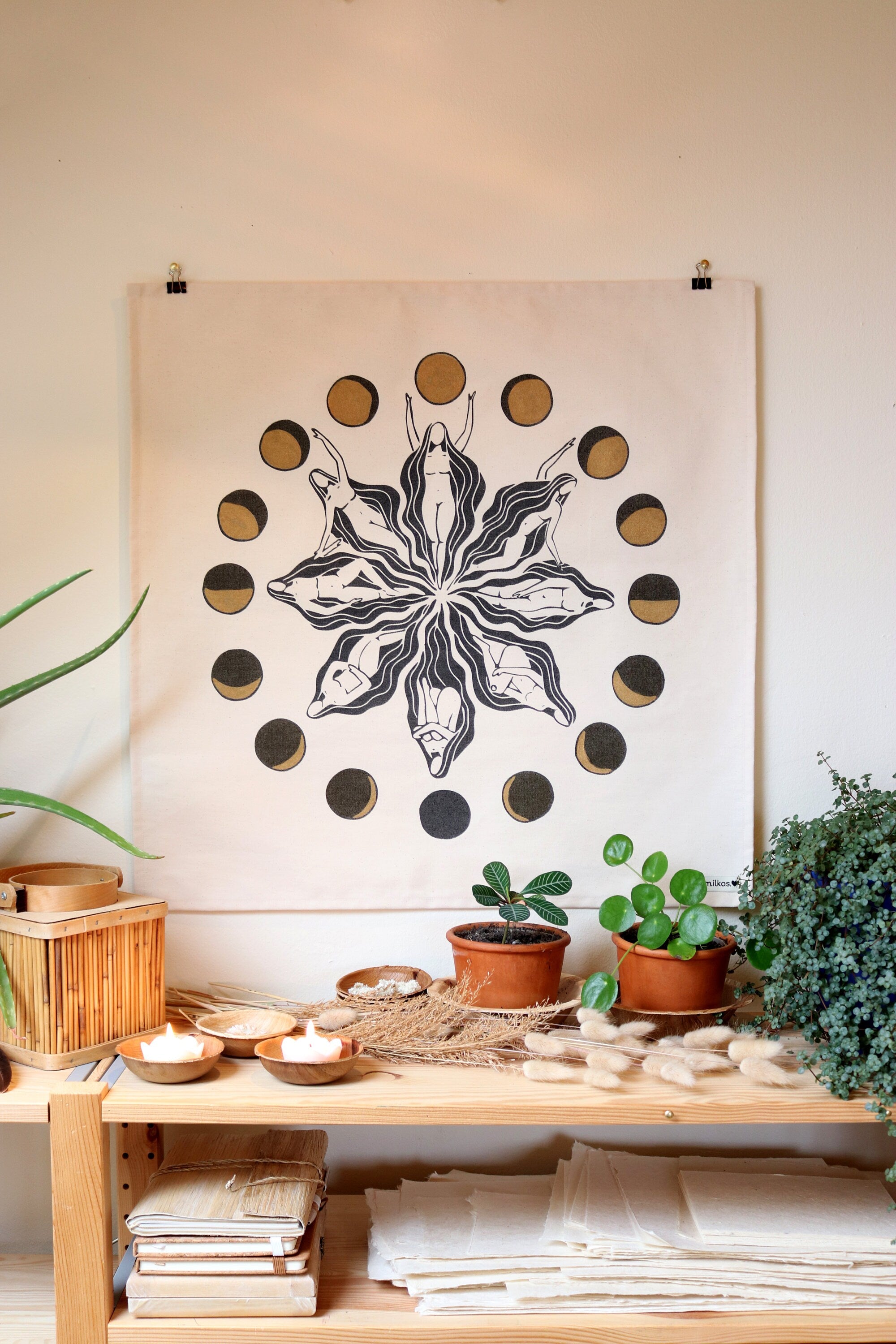 Mondblume Frauenkreismitte & Wandbehang - art.from.ilkas.heart  