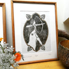 Die Göttin der Stärke Linoldruck - art.from.ilkas.heart  