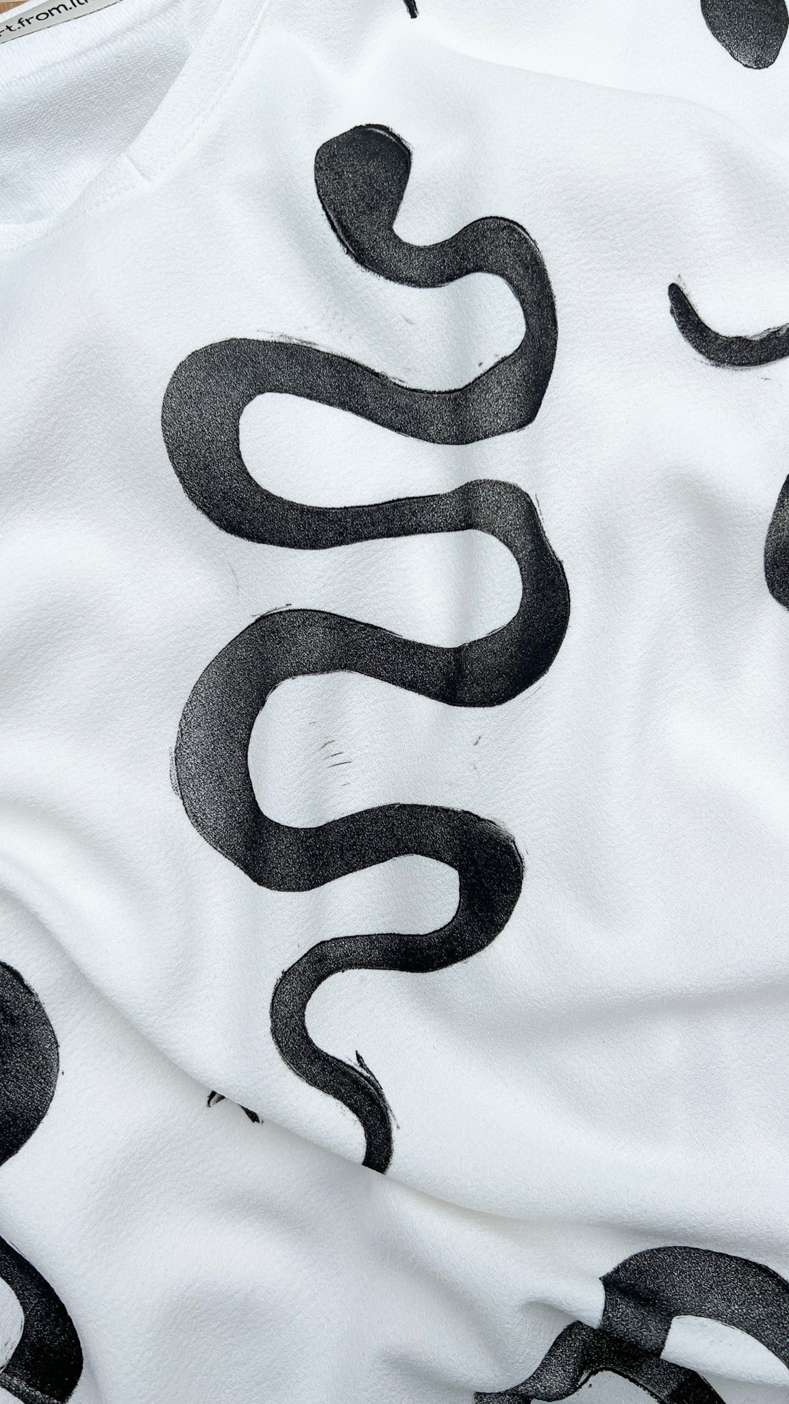 Snake Spirit Shirt Weiß - art.from.ilkas.heart  
