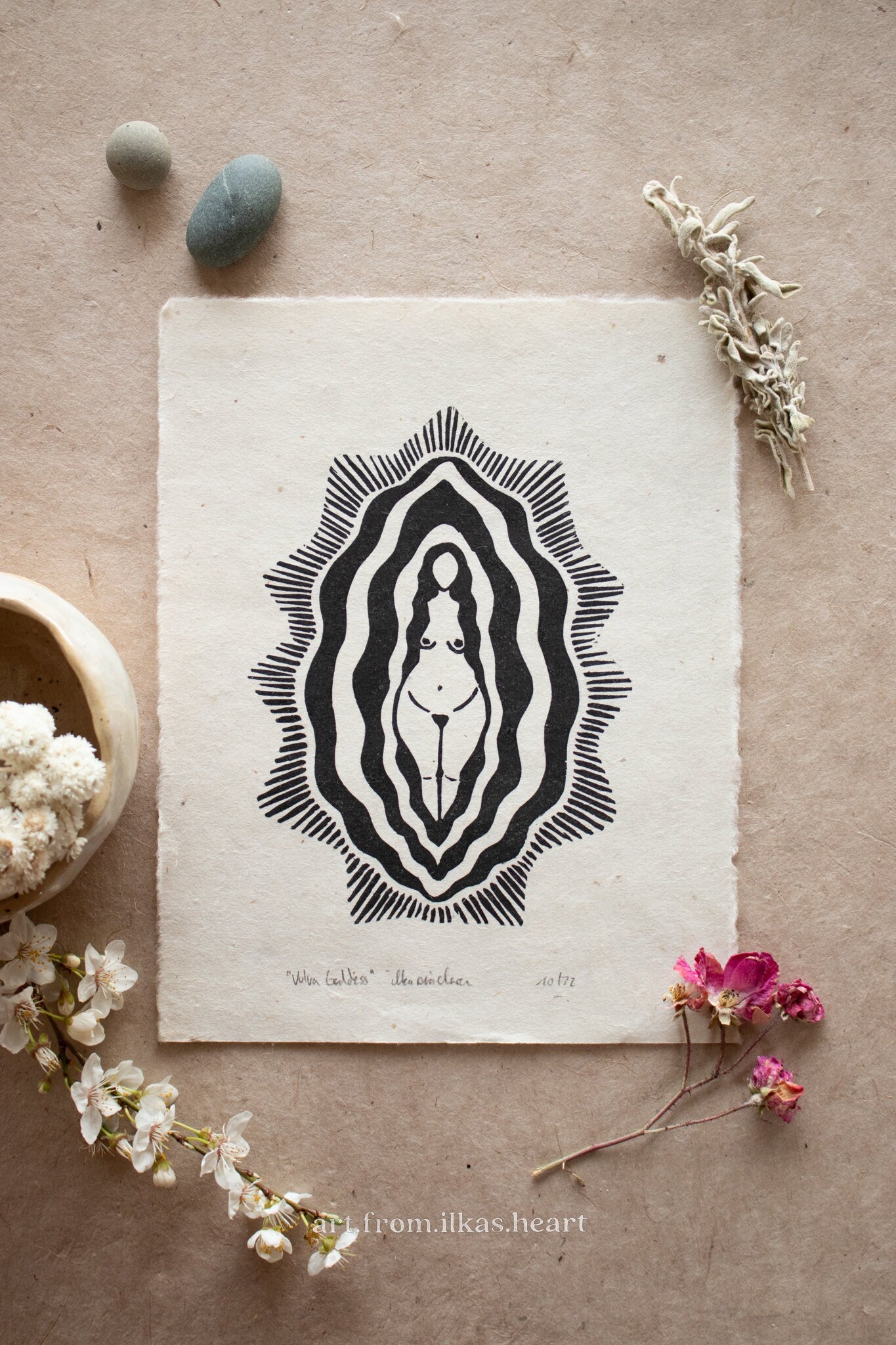 Vulva Goddess Linoldruck - art.from.ilkas.heart  